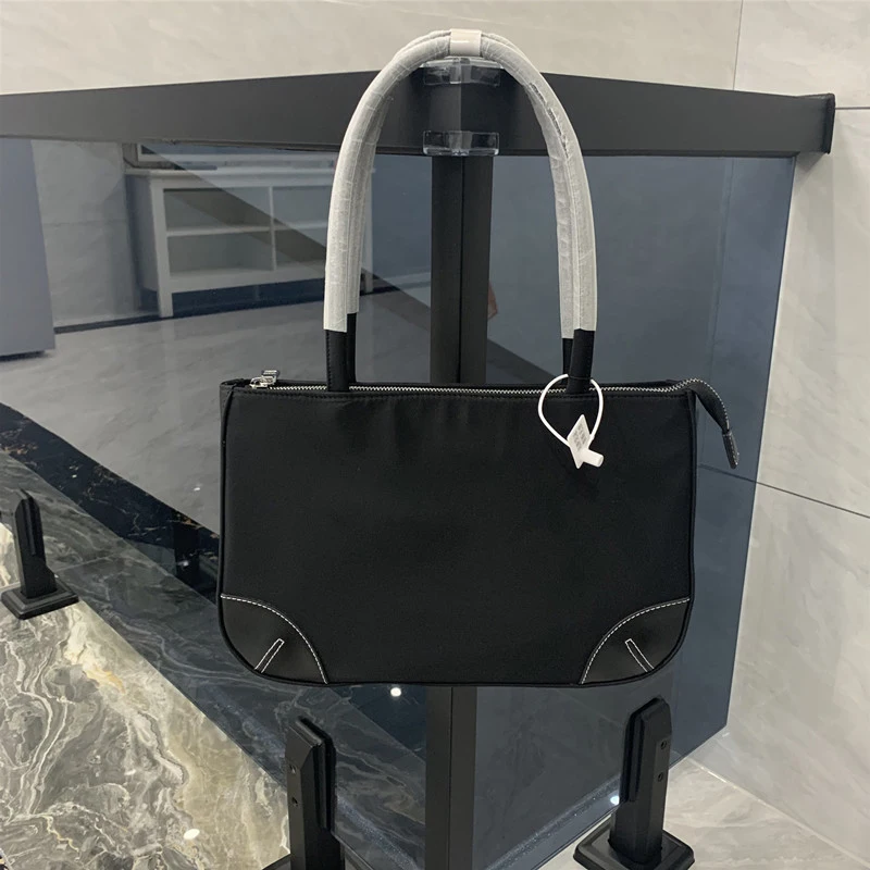 2022 New Design Sense Large Bag Large Capacity Shopping Bag Tote Bag Ladies Commuter Shoulder Bag Nylon Women's Handbag
2022 New Design Sense Large Bag Large Capacity Shopping Bag Tote Bag Ladies Commuter Shoulder Bag Nylon Women's Handbag