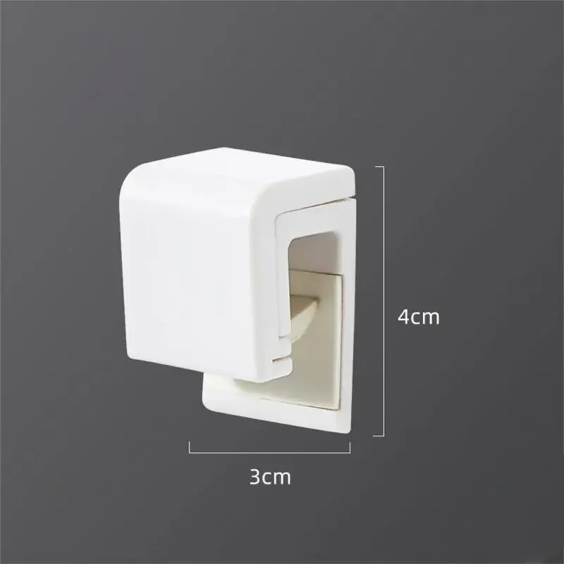 Держатель для зубных щеток MOONBIFFY белый пластик
Держатель для зубных щеток MOONBIFFY белый пластик