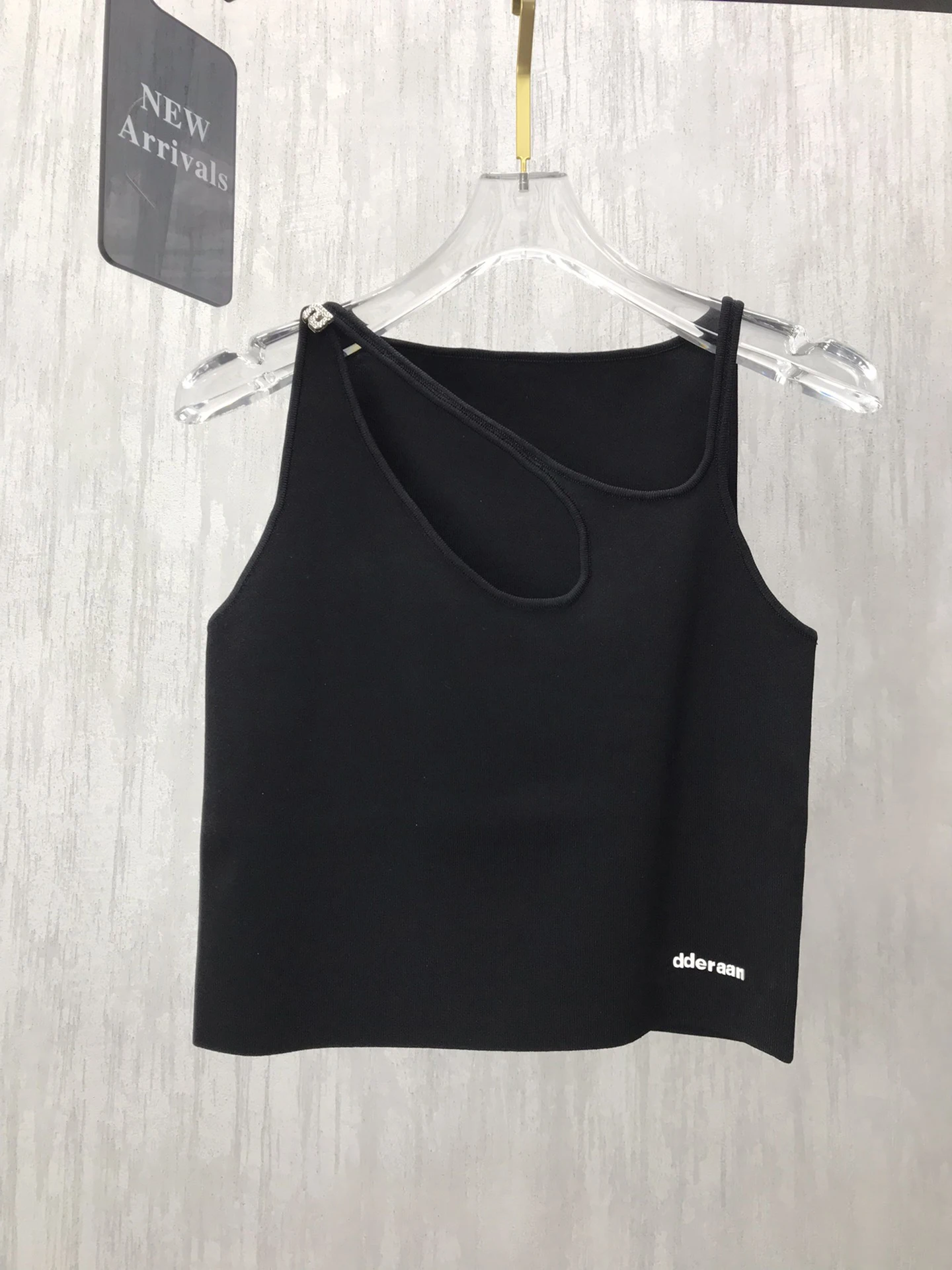 1.10 GuliChic High Quality Women Irregular Hollow Out Rhinestone Letter Print Knitted Short Slim Sexy Tank Top
1.10 GuliChic High Quality Women Irregular Hollow Out Rhinestone Letter Print Knitted Short Slim Sexy Tank Top