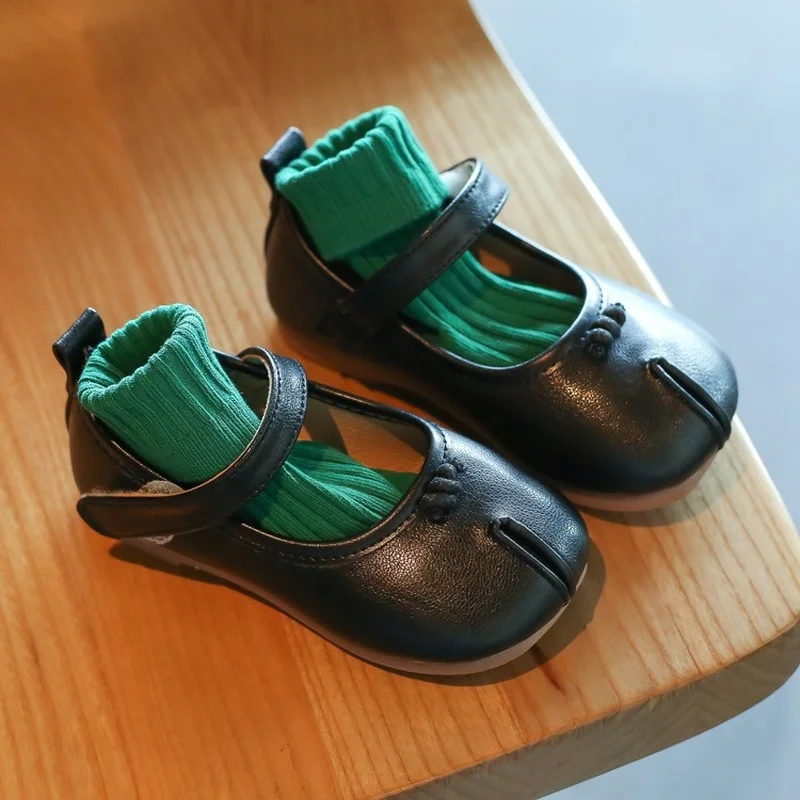 2022 Baby New Nice Split Toe Girl Shoes for Kids All Season Mary Jane Shoes Girl Baby Birthday Party Princess Leather Shoes
2022 Baby New Nice Split Toe Girl Shoes for Kids All Season Mary Jane Shoes Girl Baby Birthday Party Princess Leather Shoes