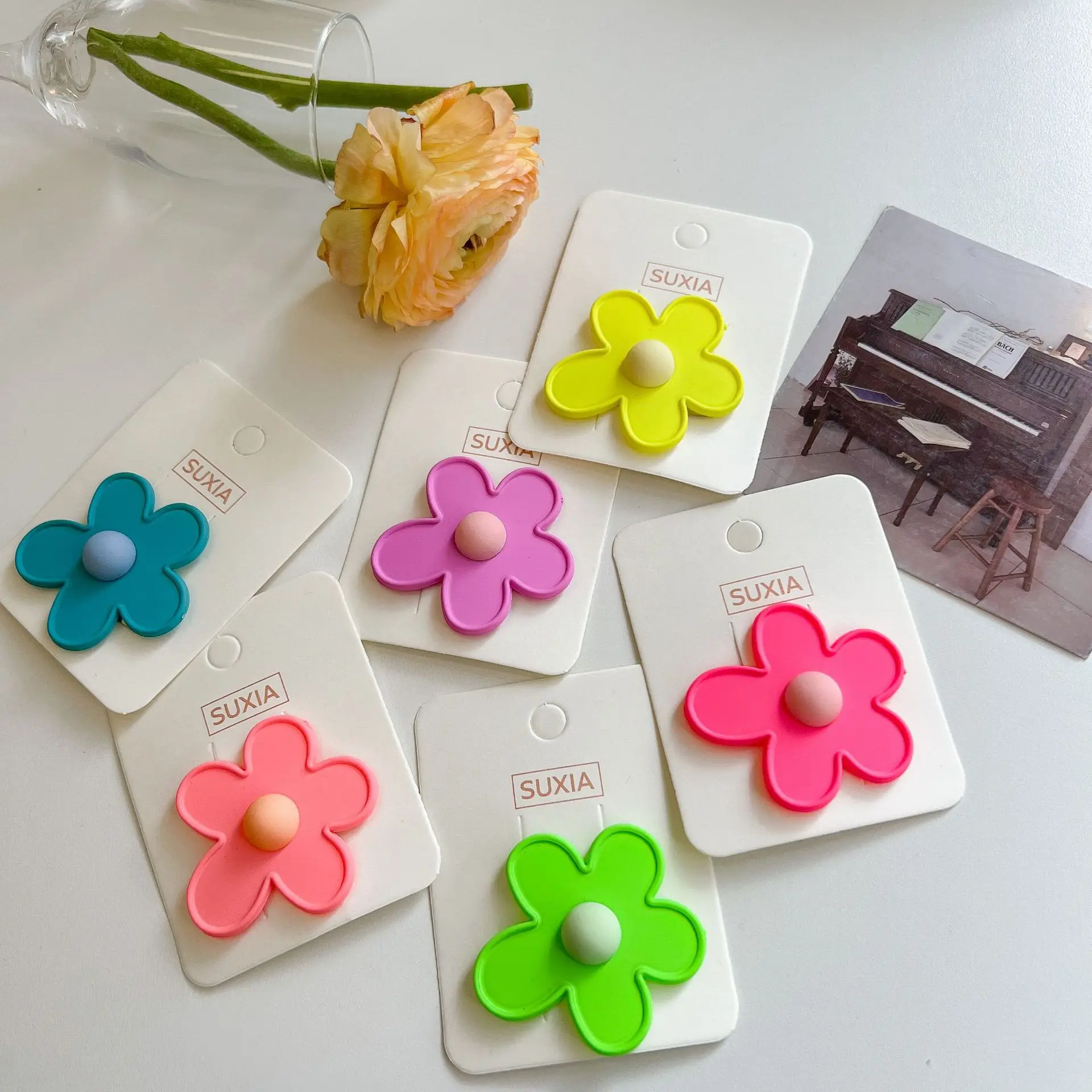 2022 New Solid Color Sweet Lovely Flower Girl Heart Clip Fluorescent Color Cute Children Kids Bb Clip Hair Accessories Hairpin
2022 New Solid Color Sweet Lovely Flower Girl Heart Clip Fluorescent Color Cute Children Kids Bb Clip Hair Accessories Hairpin
