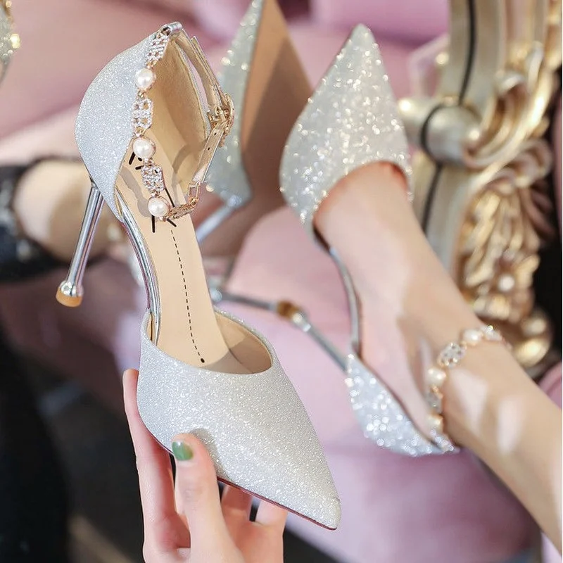 2022 New Pattern Celebrities High-heeled Shoes Sense of Design Thin Heel Temperament Straight Button Sandals Women Shoes
2022 New Pattern Celebrities High-heeled Shoes Sense of Design Thin Heel Temperament Straight Button Sandals Women Shoes