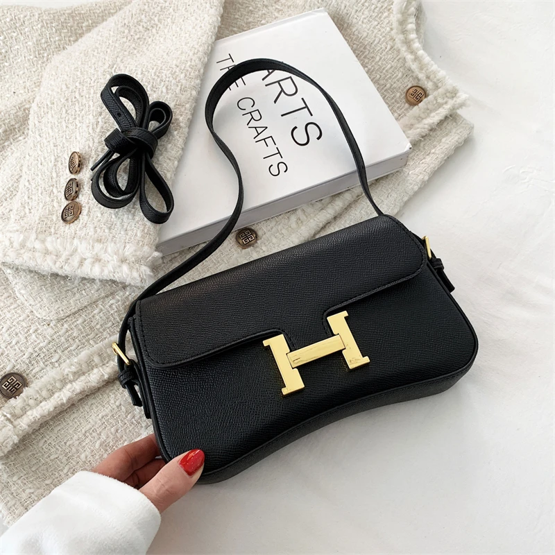 Infinite Charm Ladies Solid Color Metal Buckle Flap Bags 2022 New Luxury Brand Famous Designer Single Shoulder Messenger Bag Gg
Infinite Charm Ladies Solid Color Metal Buckle Flap Bags 2022 New Luxury Brand Famous Designer Single Shoulder Messenger Bag Gg