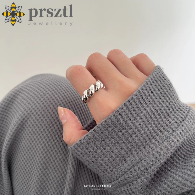 Prsztl Silver Ring Woman Retro Fashion Simplicity Twist Opening Twist Finger Ring Fashion Jewelry Engagement Rings for Women
Prsztl Silver Ring Woman Retro Fashion Simplicity Twist Opening Twist Finger Ring Fashion Jewelry Engagement Rings for Women