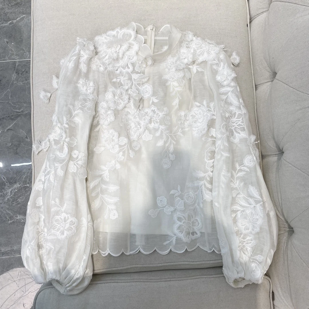 2022 spring and summer new women's exquisite bubble sleeve embroidered silk shirt
2022 spring and summer new women's exquisite bubble sleeve embroidered silk shirt