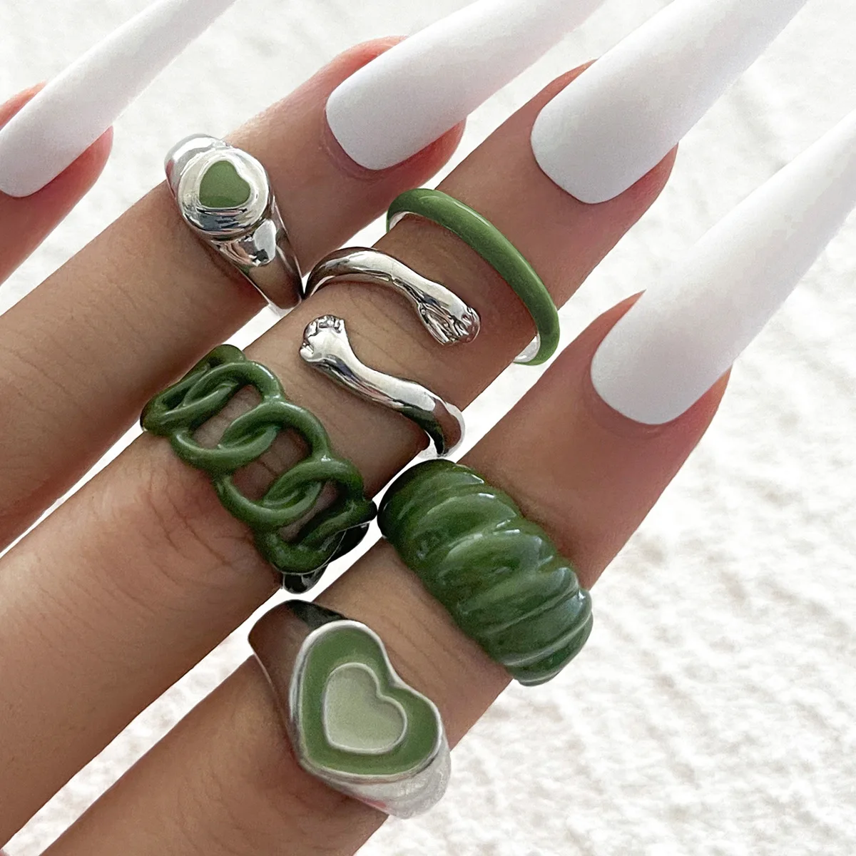 Vintage 6 Piece Green Hug Hand Ring Set Women Metallic Paint Coated Creative INS Style Love Rings Fashion Jewelry Party Gift
Vintage 6 Piece Green Hug Hand Ring Set Women Metallic Paint Coated Creative INS Style Love Rings Fashion Jewelry Party Gift
