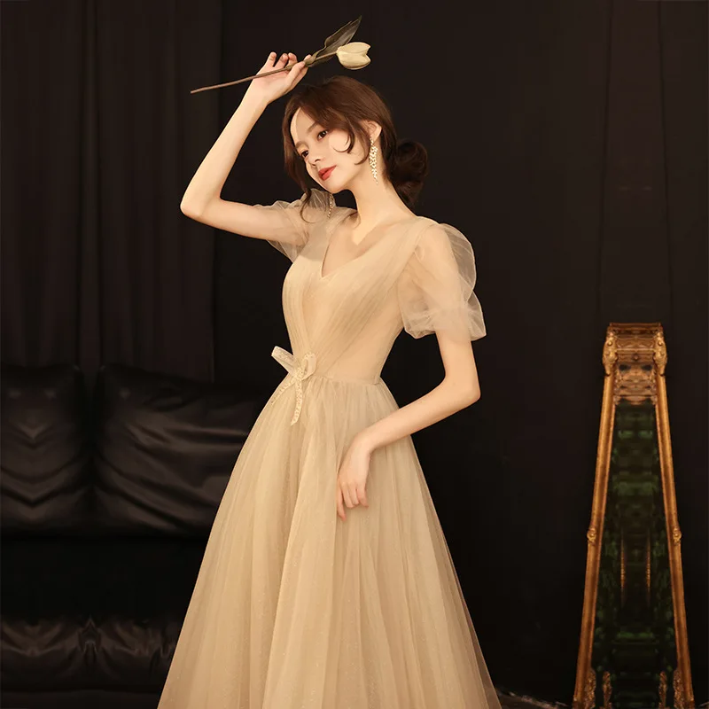 Elegant V-Neck Women Evening Dresses New Retro Tulle Short Sleeve Celebrity Gown Simple Slim Long Banquet Dress
Elegant V-Neck Women Evening Dresses New Retro Tulle Short Sleeve Celebrity Gown Simple Slim Long Banquet Dress