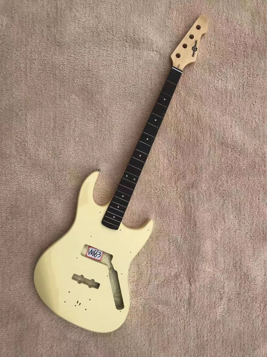 DIY (Not New) 4 Strings Electric Bass Guitar without Hardwares in Stock Discount Free Shipping W663
DIY (Not New) 4 Strings Electric Bass Guitar without Hardwares in Stock Discount Free Shipping W663