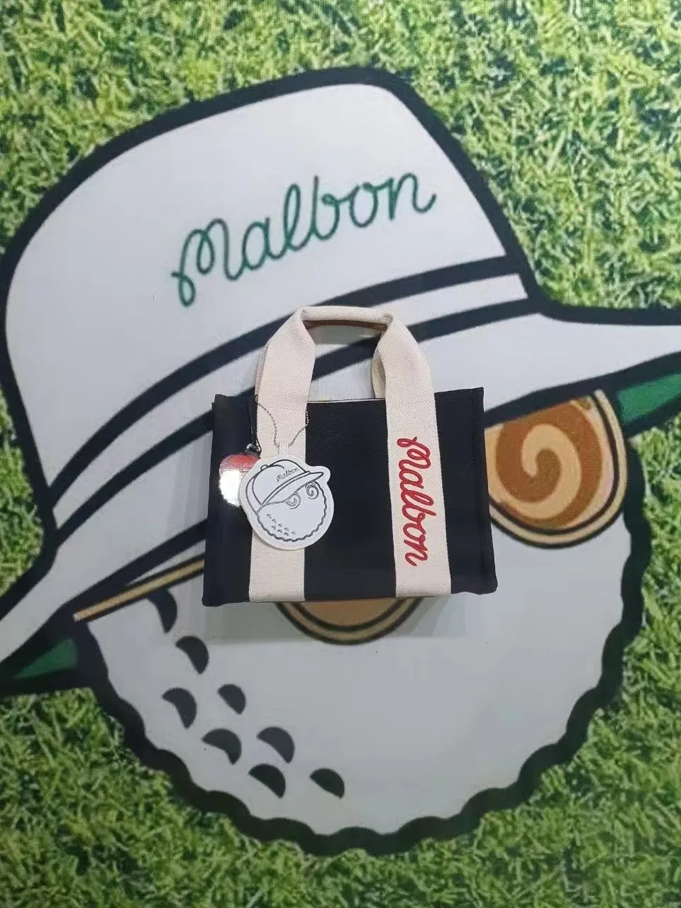 Новый продукт от Malbon Golf, сумка с ручкой сверху, сумка для гольфа, Симпатичные женские сумки
Новый продукт от Malbon Golf, сумка с ручкой сверху, сумка для гольфа, Симпатичные женские сумки