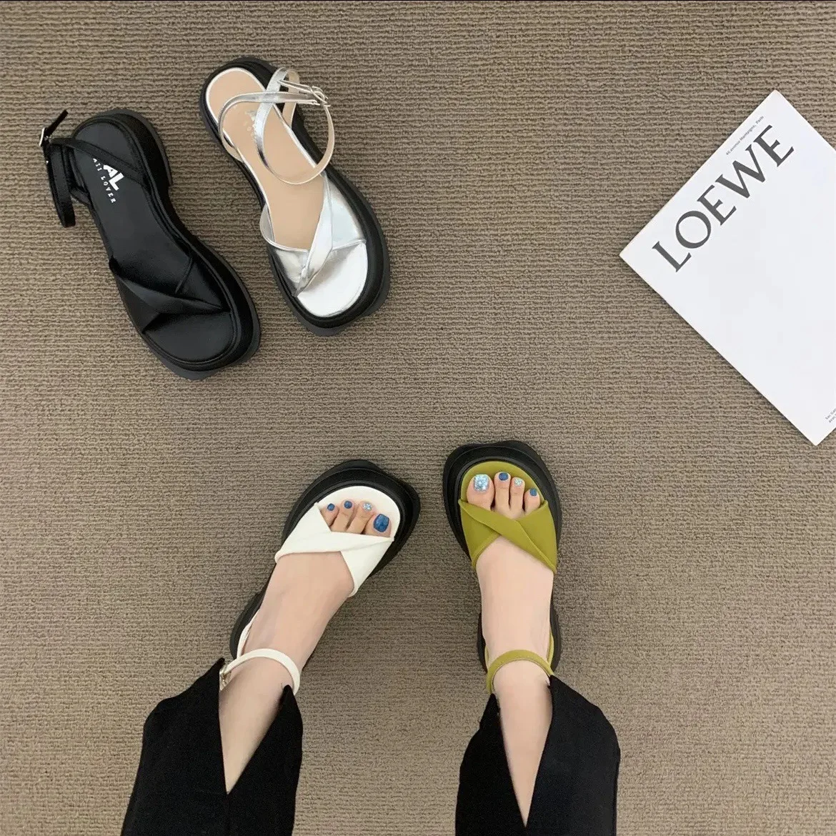 Design Sense Niche Fluorescent Color Thick-soled Sandals Women's 2022 Summer New One-word Buckle Open-toe Fashion Shoes
Design Sense Niche Fluorescent Color Thick-soled Sandals Women's 2022 Summer New One-word Buckle Open-toe Fashion Shoes