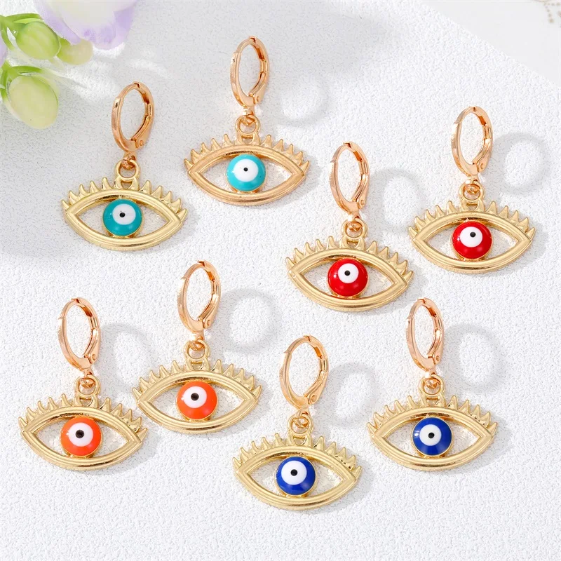 1 Pair Of Retro Hollow Drop Oil Devil Eye Pendant Women's Earrings Metal Personality Eyelashes Hoop Earrings Jewelry C642
1 Pair Of Retro Hollow Drop Oil Devil Eye Pendant Women's Earrings Metal Personality Eyelashes Hoop Earrings Jewelry C642