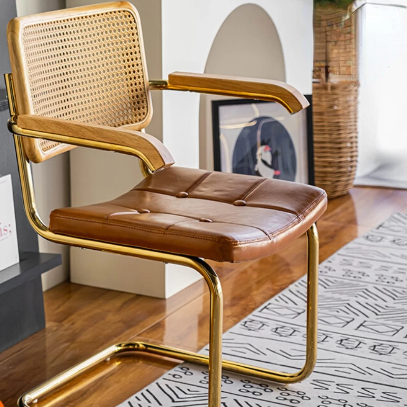 Простое домашнее кресло с подлокотником, винтажное обеденное кресло, легкое Роскошное кресло средней длины в стиле интернет-знаменитостей ...
Простое домашнее кресло с подлокотником, винтажное обеденное кресло, легкое Роскошное кресло средней длины в стиле интернет-знаменитостей ...