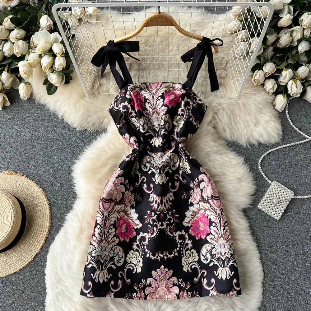 Runway Bow Spaghetti Strap Summer Dress 2022 Fashion Vintage Floral Printed Women High Street Party Dresses Robes M6879
Runway Bow Spaghetti Strap Summer Dress 2022 Fashion Vintage Floral Printed Women High Street Party Dresses Robes M6879