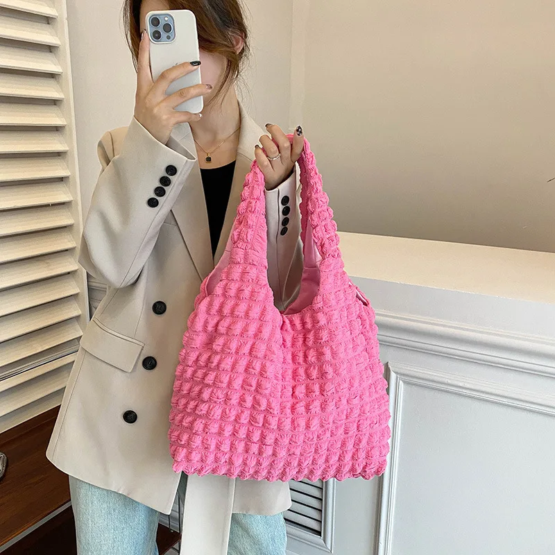 New Women Fashion Quilted Shoulder Bag Casual Bubble Large Capacity Handbag Purse for Female Travel Shopper Tote Solid Hobos Bag
New Women Fashion Quilted Shoulder Bag Casual Bubble Large Capacity Handbag Purse for Female Travel Shopper Tote Solid Hobos Bag