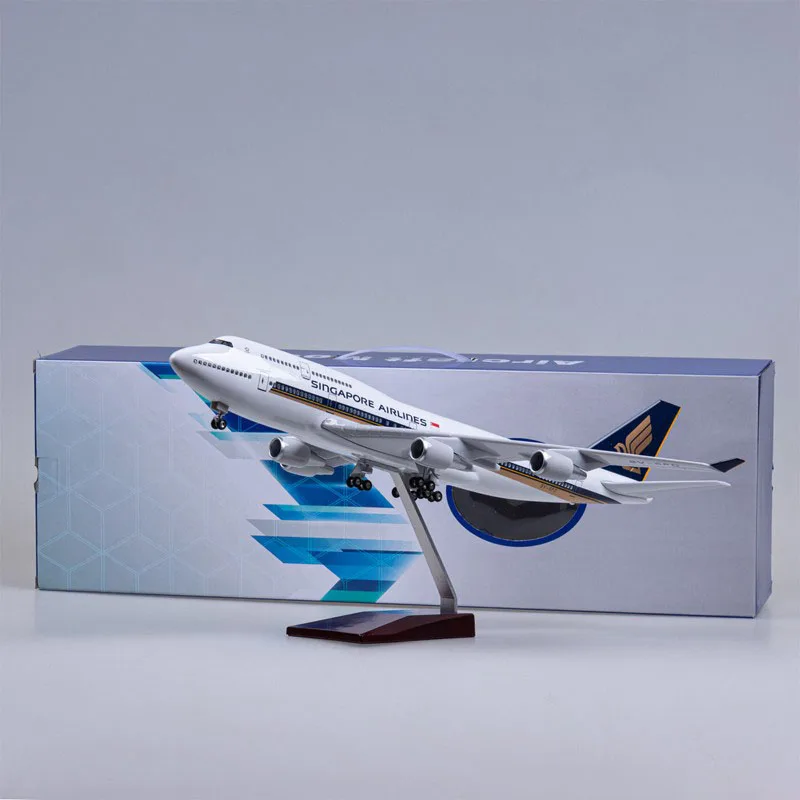 47cm 1:150 Singapore Airlines Resin Aircraft Model B747 Collection Souvenir Display Ornaments with Wheels and Lights
47cm 1:150 Singapore Airlines Resin Aircraft Model B747 Collection Souvenir Display Ornaments with Wheels and Lights