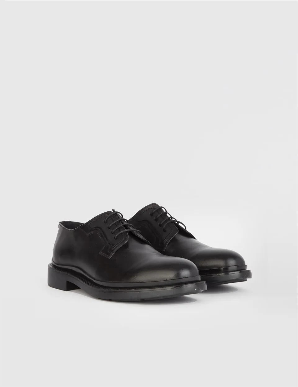 ILVi-Genuine Leather Handmade Oswald's Black Leather Men's Derby Shoe Men Shoes 2021 Fall/Winter
ILVi-Genuine Leather Handmade Oswald's Black Leather Men's Derby Shoe Men Shoes 2021 Fall/Winter