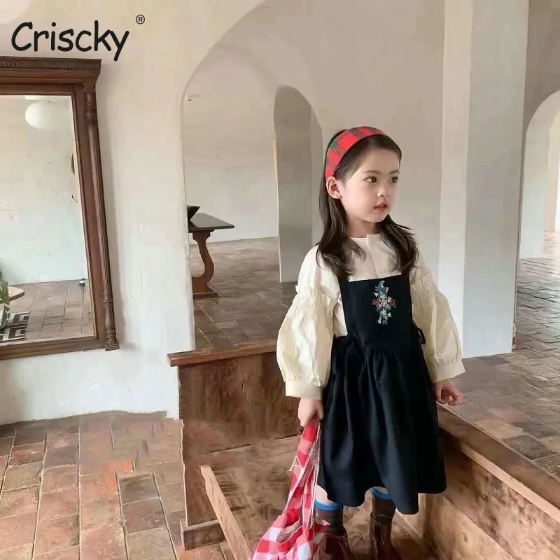 Criscky 2022 Autumn New Girls' Clothes Suits Fashion Retro Floral Long-Sleeved Top Shirt+Strap Dress Two-Piece Kids Set
Criscky 2022 Autumn New Girls' Clothes Suits Fashion Retro Floral Long-Sleeved Top Shirt+Strap Dress Two-Piece Kids Set
