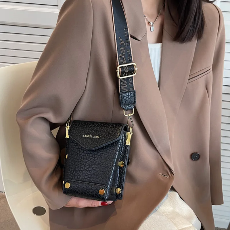 2022 Fashion Luxury New Women PU Leather Handbag Fashion Mini Shoulder Bag Designer Female Crossbody Bag Mobile Phone Purses
2022 Fashion Luxury New Women PU Leather Handbag Fashion Mini Shoulder Bag Designer Female Crossbody Bag Mobile Phone Purses