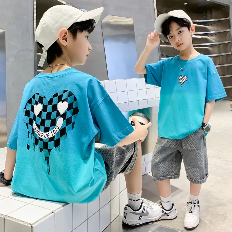 Джинсовый костюм для мальчиков 4-14 лет, с коротким рукавом
Джинсовый костюм для мальчиков 4-14 лет, с коротким рукавом