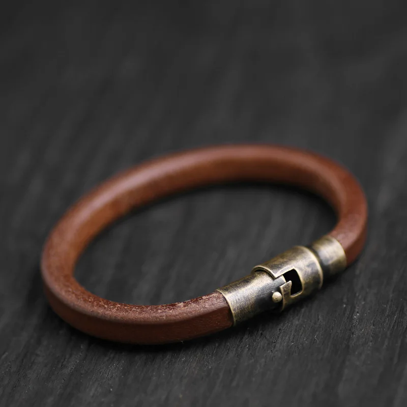 HEY ElsaGORO Handmade Japanese Tochigi Saddle Leather Bracelet Brass Magnetic Snap Bracelet
HEY ElsaGORO Handmade Japanese Tochigi Saddle Leather Bracelet Brass Magnetic Snap Bracelet