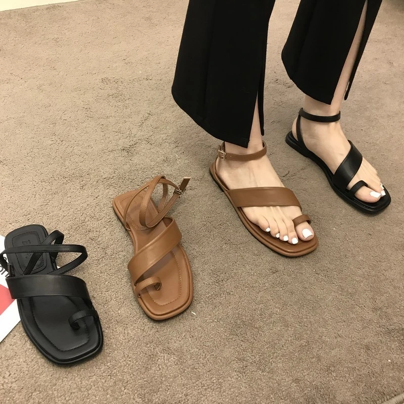 Ladies Sandals Summer Sandals Leather Flat Sandals Women Slippers Casual Beach Shoes 2022 New Style Sandals for Women
Ladies Sandals Summer Sandals Leather Flat Sandals Women Slippers Casual Beach Shoes 2022 New Style Sandals for Women