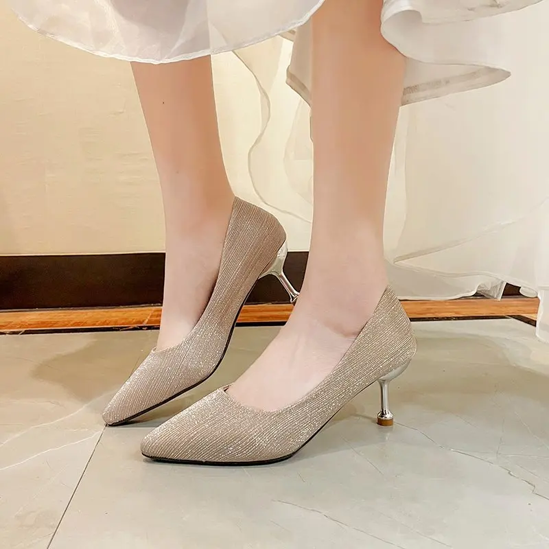 Новые однотонные модные женские туфли на шпильке с острым носком, Нескользящие износостойкие привлекательные Элегантные свадебные туфли на высоком каблуке
Новые однотонные модные женские туфли на шпильке с острым носком, Нескользящие износостойкие привлекательные Элегантные свадебные туфли на высоком каблуке