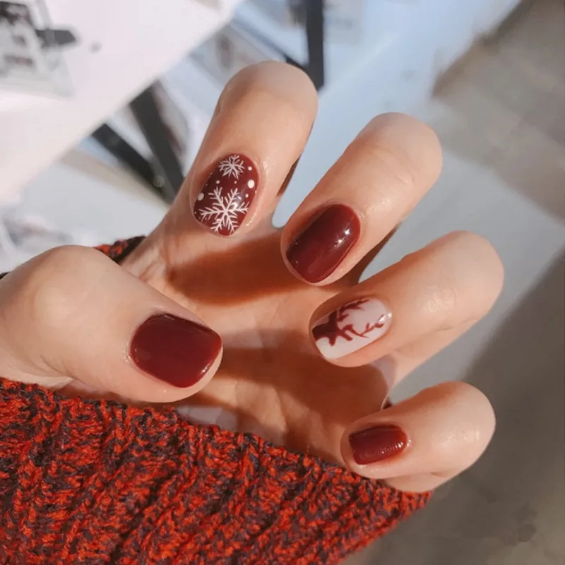 24Pcs/Box Christmas Elk Snowflake Fake Nails Wearable Reusable Nails Tips Coffin Nail with Glue Full Cover
24Pcs/Box Christmas Elk Snowflake Fake Nails Wearable Reusable Nails Tips Coffin Nail with Glue Full Cover