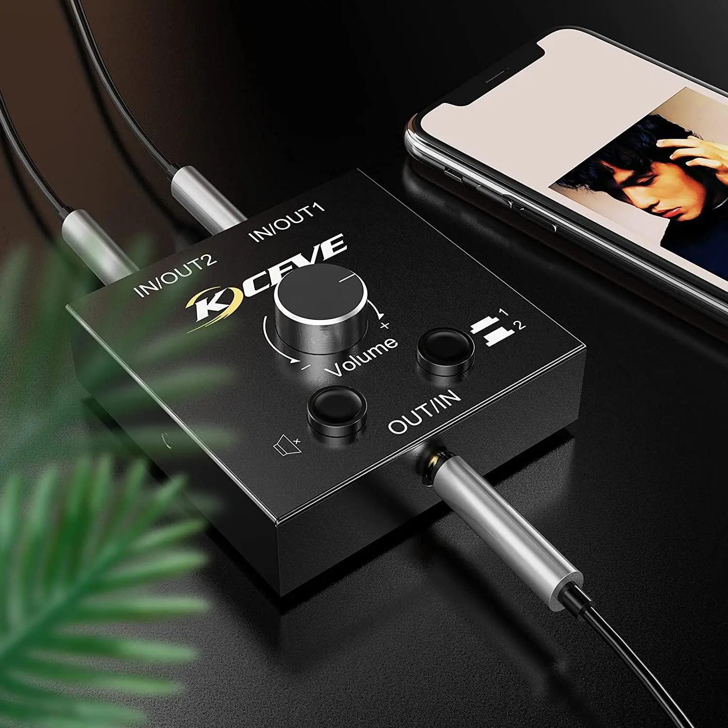 3.5mm Stereo Audio Switcher Bidirectional Switcher Can Support 2 Analog Audio Output and 1 Analog Audio Output Audio Matrix
3.5mm Stereo Audio Switcher Bidirectional Switcher Can Support 2 Analog Audio Output and 1 Analog Audio Output Audio Matrix