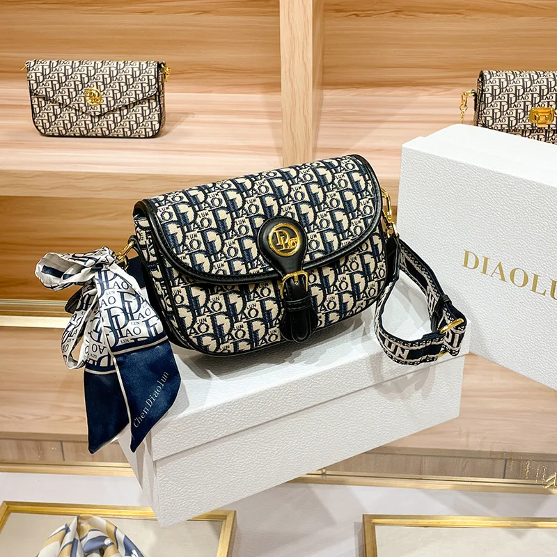 2023 New Embroidery Half Round Saddle Bags High Quality Shoulder Messenger Bags Summer Luxury Fashion Women Purse and Handbags
2023 New Embroidery Half Round Saddle Bags High Quality Shoulder Messenger Bags Summer Luxury Fashion Women Purse and Handbags