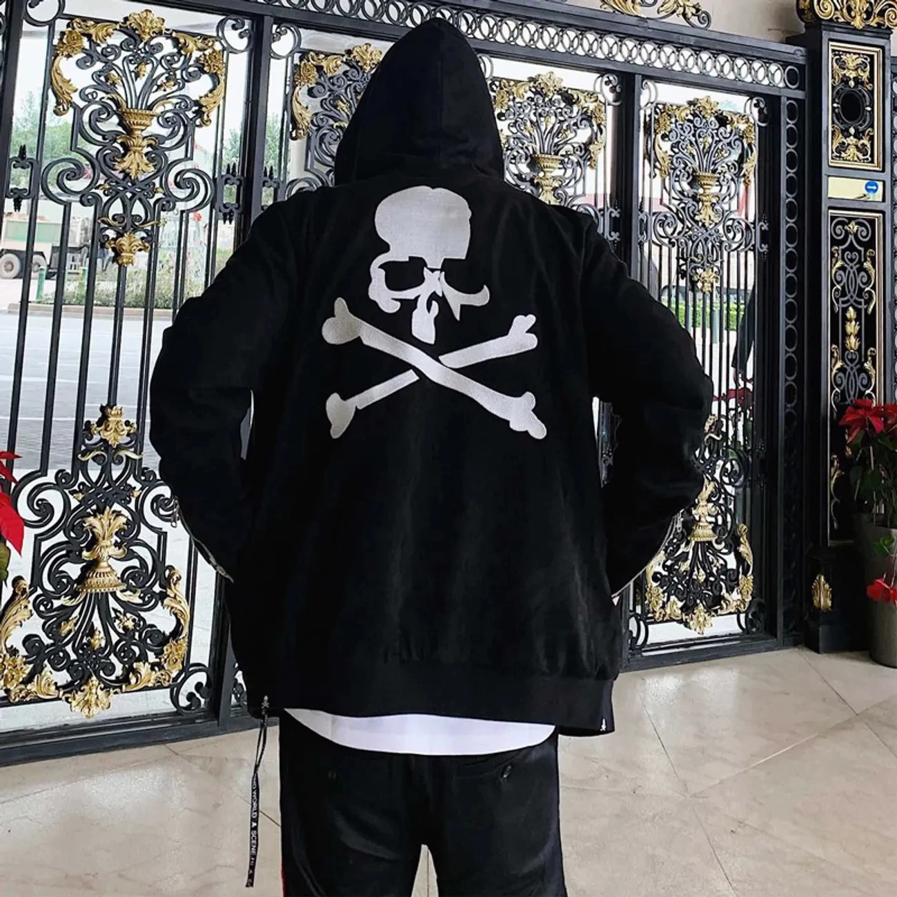 Mastermind Japan Cardigan Coat 2023 Autumn Trend Skull Logo Embroidery MMJ Loose Cotton Casual Hooded Jacket For Men And Women
Mastermind Japan Cardigan Coat 2023 Autumn Trend Skull Logo Embroidery MMJ Loose Cotton Casual Hooded Jacket For Men And Women