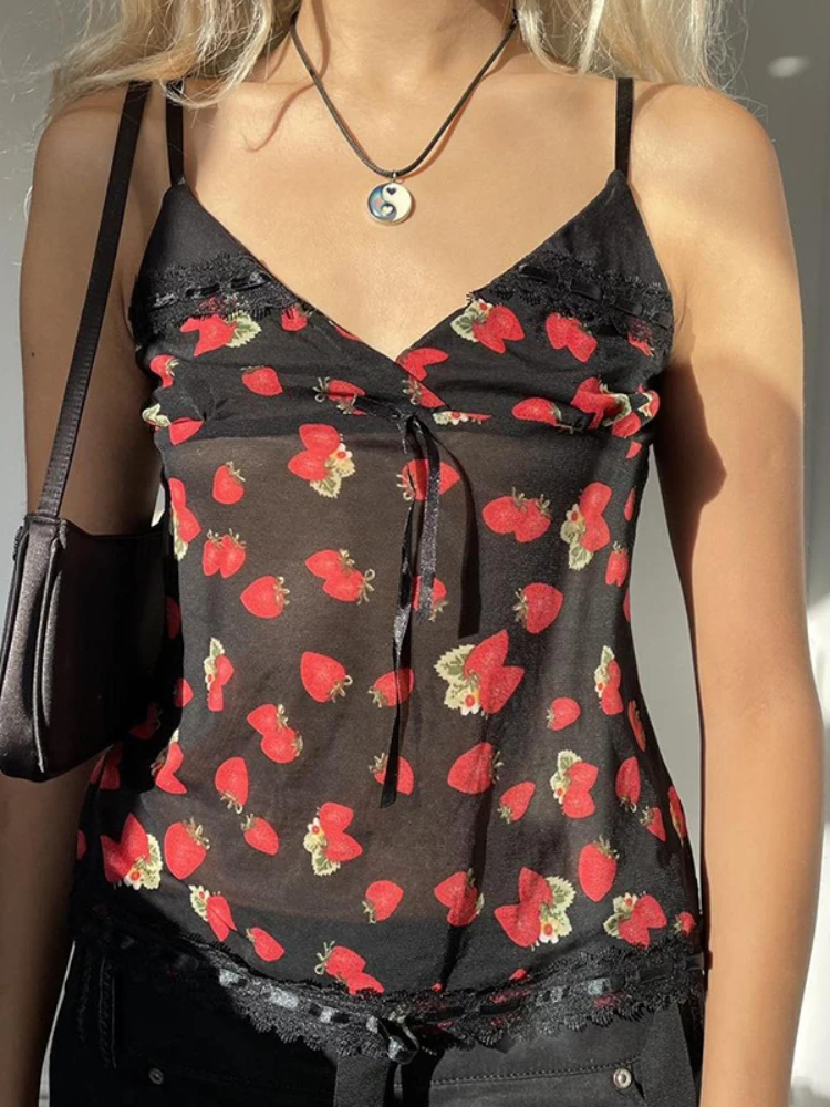 

Женская майка с принтом клубники, сексуальный черный укороченный топ без рукавов с V-образным вырезом, летняя уличная одежда 2022