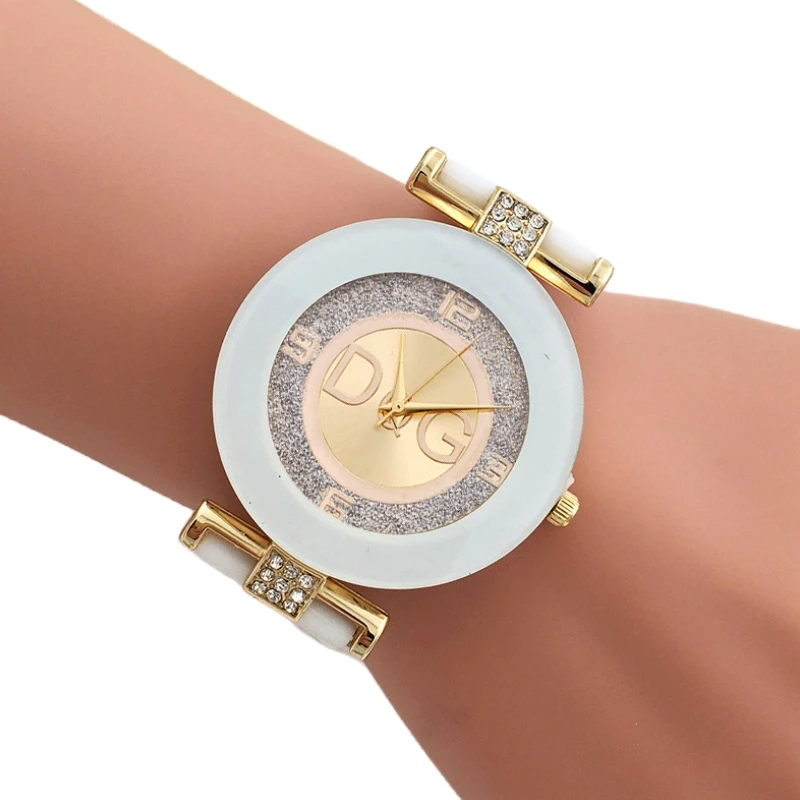 

Luxury Top Famous Designer DQG Brand Women Watches White Silicone Bracelet Diamond Digital Ladies Waterproof Quartz Wristwatches