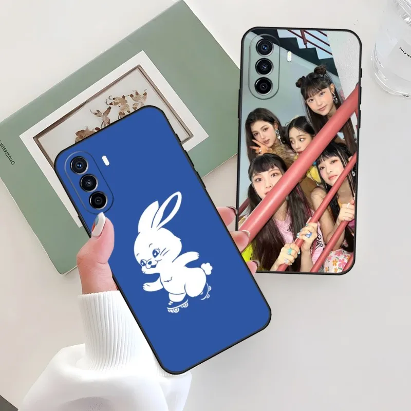 

Kpop New Jeans Phone Case 2023 For Huawei P50 P30Pro P40 P20 P10 P9 Y7 Y9S Lite Honor X8 X7 70 Pro Psmart Cover