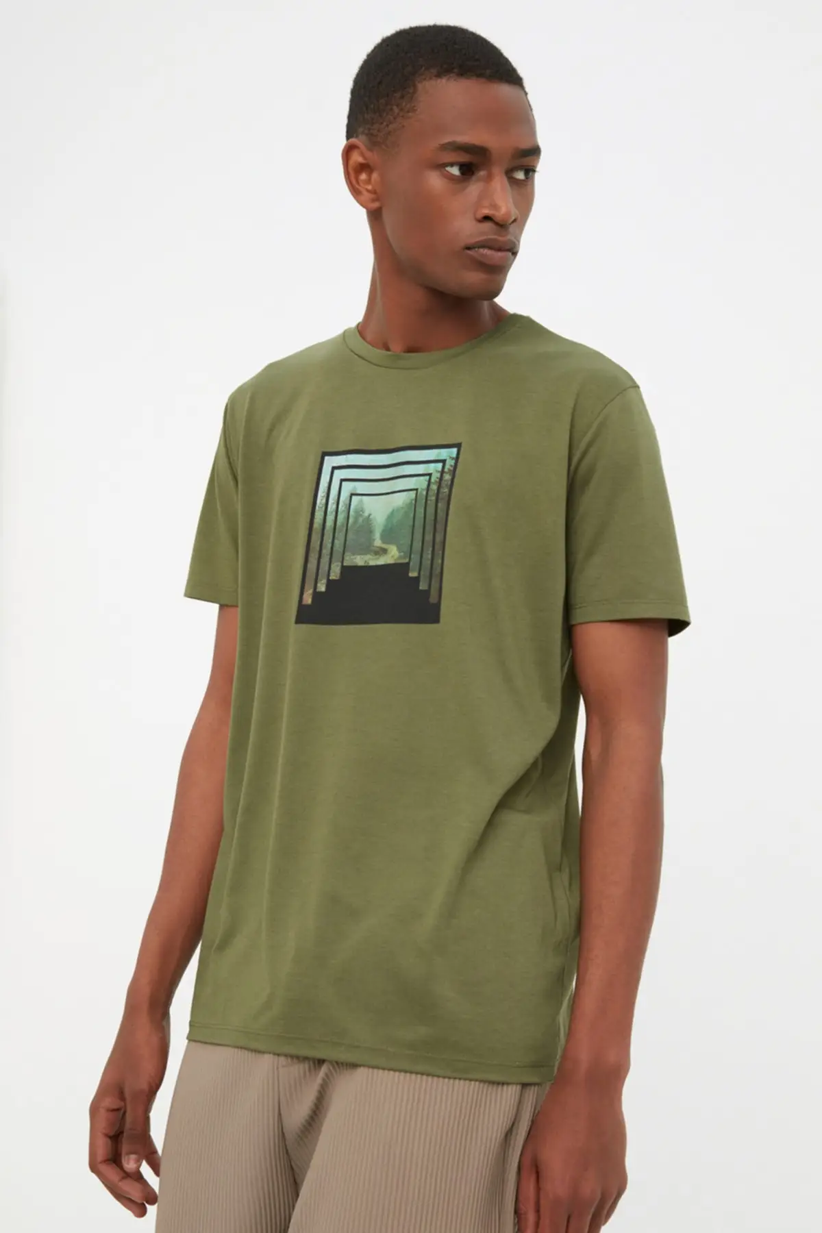 Men's Regular Fit Cycling Neck Short-Sleeve Printed T-Shirt TMNSS22TS0146 
Men's Regular Fit Cycling Neck Short-Sleeve Printed T-Shirt TMNSS22TS0146