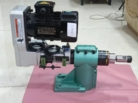 1.1KW drilling machine + damping horizontal support, dynamic and automatic multi-axis power head don
1.1KW drilling machine + damping horizontal support, dynamic and automatic multi-axis power head don
