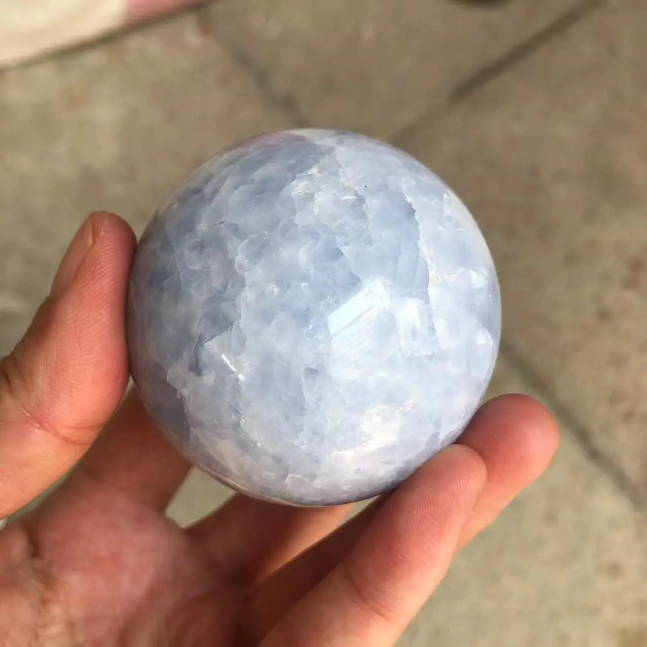 Природный синий кварц, келеститовый камень, сфера, кристалл, энергия, минералы, ручная работа, шар, украшение дома
Природный синий кварц, келеститовый камень, сфера, кристалл, энергия, минералы, ручная работа, шар, украшение дома