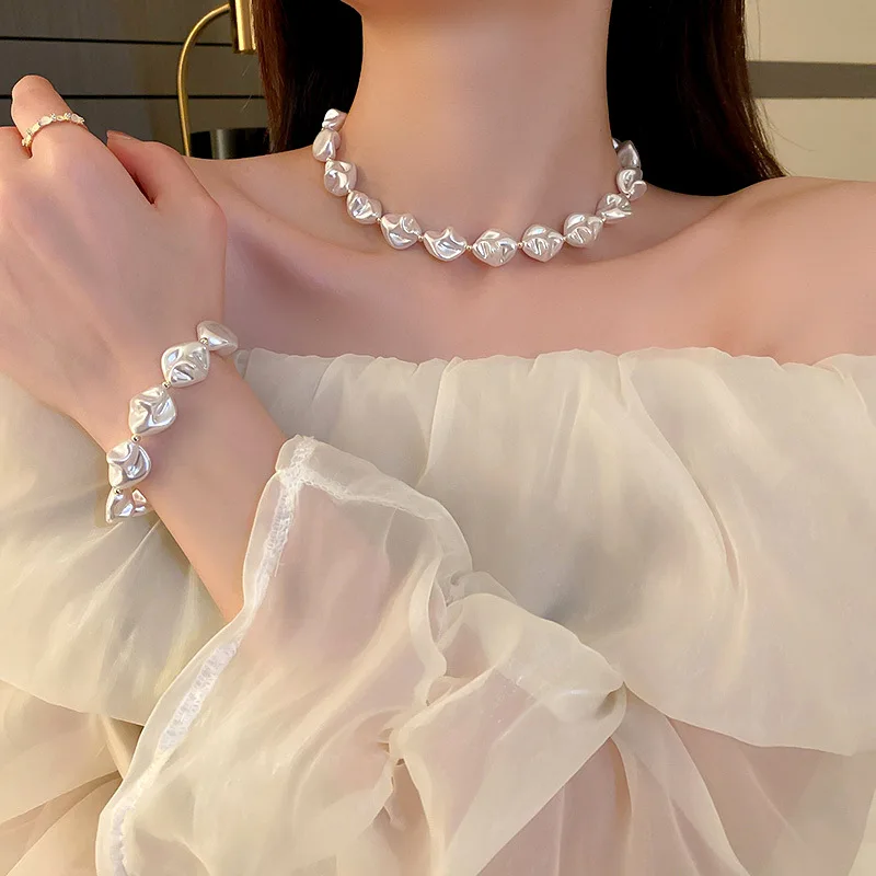 MASA New Cute White Color Irregular Choker Shiny Pearl Necklace for Woman Wedding Party Female Fashion Jewelry MASA41 
MASA New Cute White Color Irregular Choker Shiny Pearl Necklace for Woman Wedding Party Female Fashion Jewelry MASA41