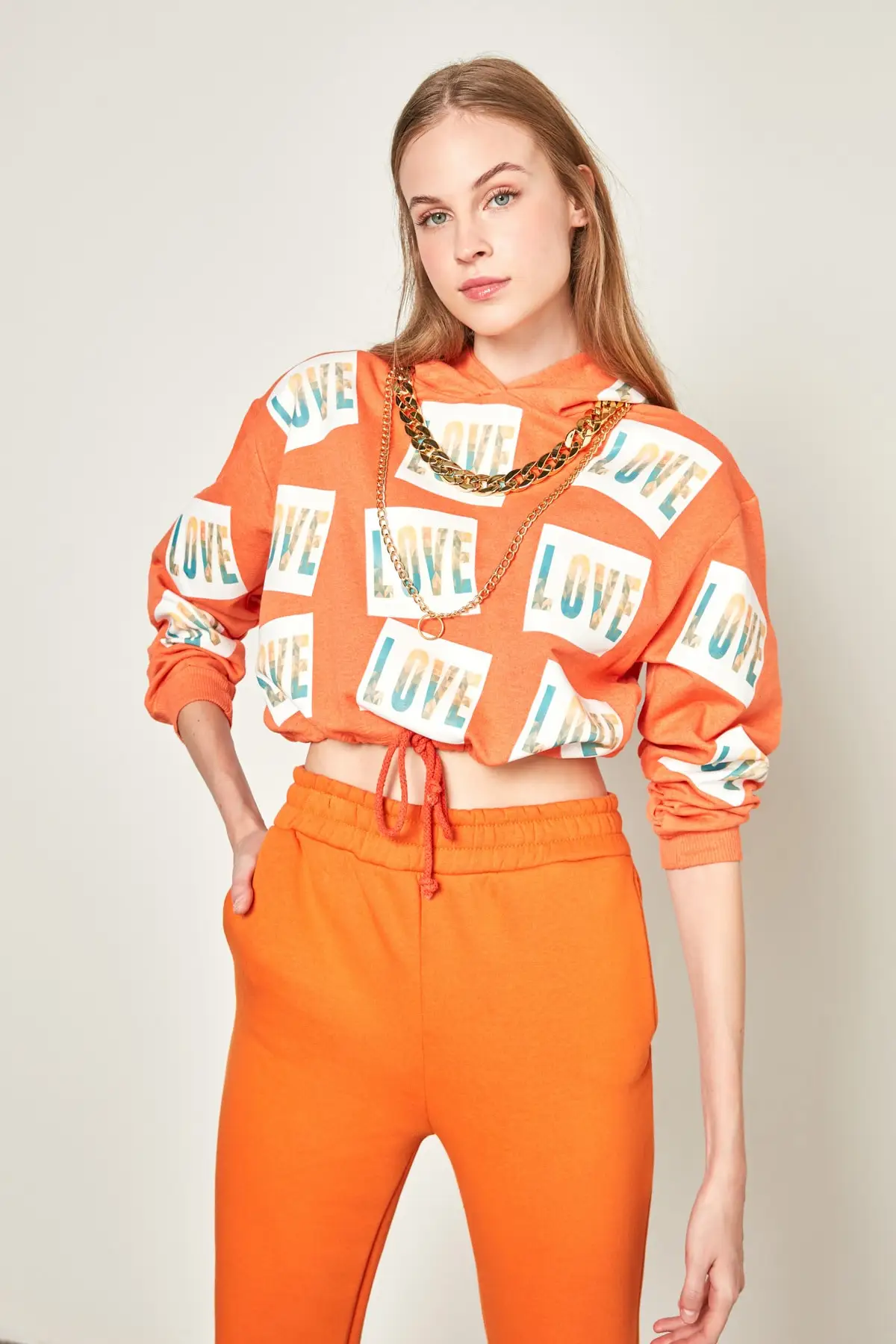 Women's Sweatshirt Orange Printed Gold Chain Detailed Hoodies Fashion All Season New Designer Pullovers Fleece Hoodies
Women's Sweatshirt Orange Printed Gold Chain Detailed Hoodies Fashion All Season New Designer Pullovers Fleece Hoodies
