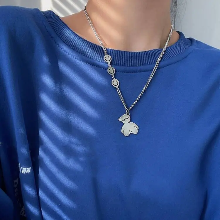 2022 New Daily Leisure Cute Crooked Neck Bear Metal Necklace for Woman Sweet Cool Hip-hop Bear Pendant Jewelry Wholesale
2022 New Daily Leisure Cute Crooked Neck Bear Metal Necklace for Woman Sweet Cool Hip-hop Bear Pendant Jewelry Wholesale