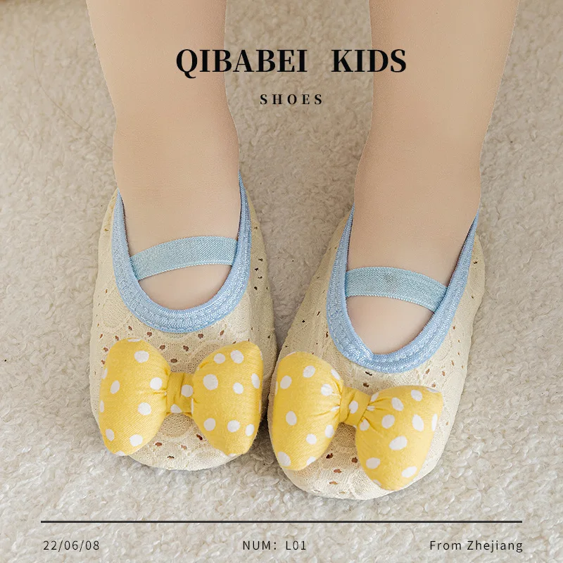 Обувь для новорожденных, летняя сетчатая дышащая обувь для маленьких девочек, обувь для малышей, симпатичная Нескользящая детская обувь с бантом, обувь для первых шагов с плоской подошвой
Обувь для новорожденных, летняя сетчатая дышащая обувь для маленьких девочек, обувь для малышей, симпатичная Нескользящая детская обувь с бантом, обувь для первых шагов с плоской подошвой