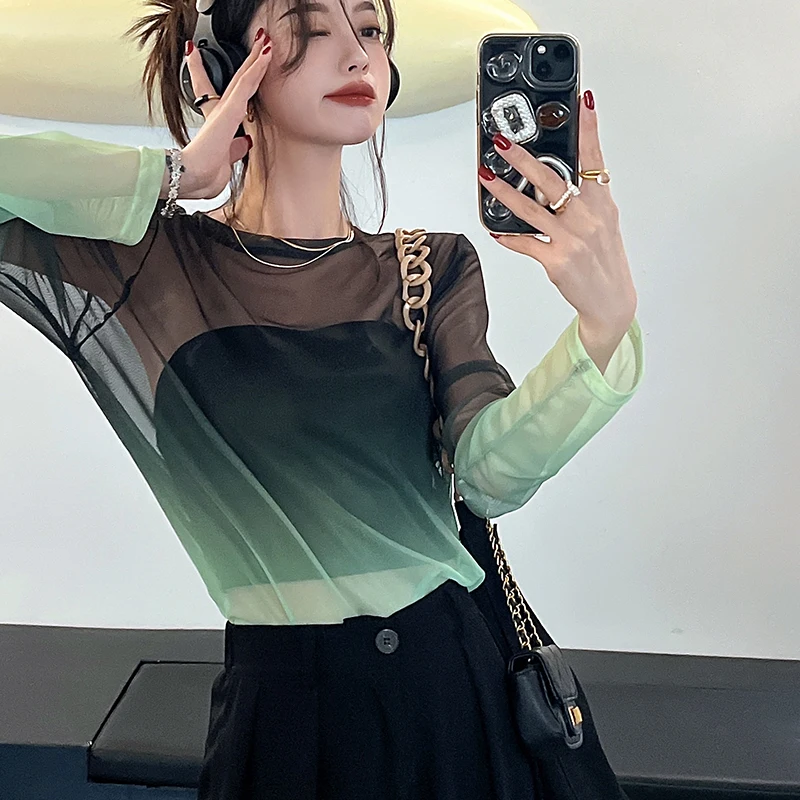 Mesh Sunscreen Blouse Female Ins 2022 Summer Design Sense Niche Bottoming Shirt Loose T-shirt Gradient Top Trendy
Mesh Sunscreen Blouse Female Ins 2022 Summer Design Sense Niche Bottoming Shirt Loose T-shirt Gradient Top Trendy
