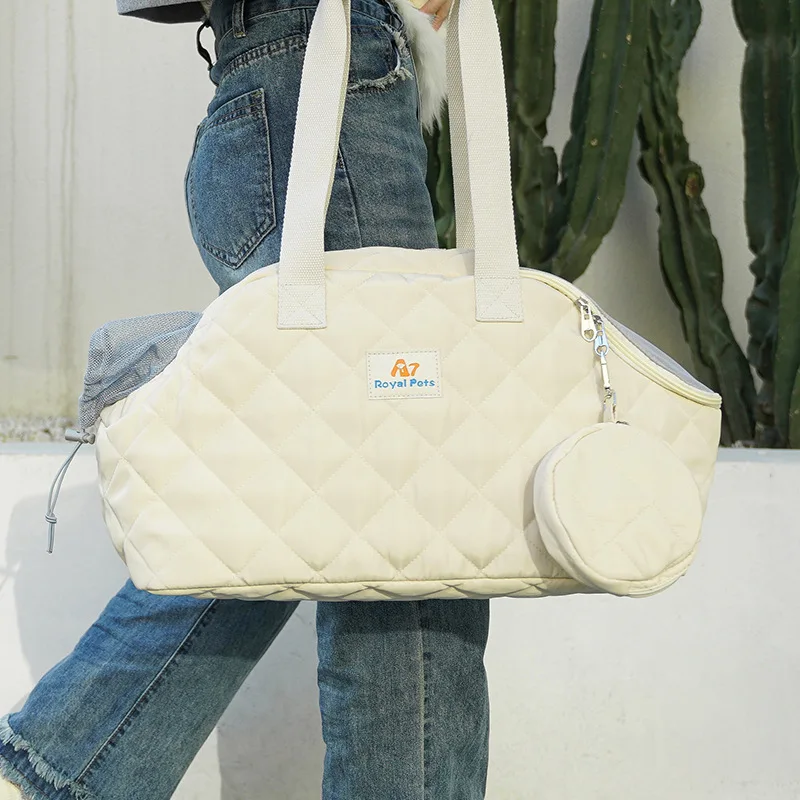 2022 New Puppy Dog Bag Portable Pet Carrier Bag For Cat One-shoulder Slings Bag Breathable Portable Small Dogs Travel Handbag
2022 New Puppy Dog Bag Portable Pet Carrier Bag For Cat One-shoulder Slings Bag Breathable Portable Small Dogs Travel Handbag