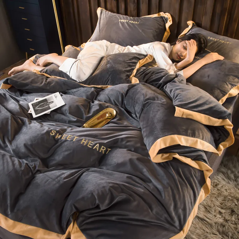 Winter Crystal Velvet Bedding Set Queen 3/4 PC Quilt Cover Set Bedspreads Pillowcases Duvet Cover Bed Sheet Cover Home Textile
Winter Crystal Velvet Bedding Set Queen 3/4 PC Quilt Cover Set Bedspreads Pillowcases Duvet Cover Bed Sheet Cover Home Textile