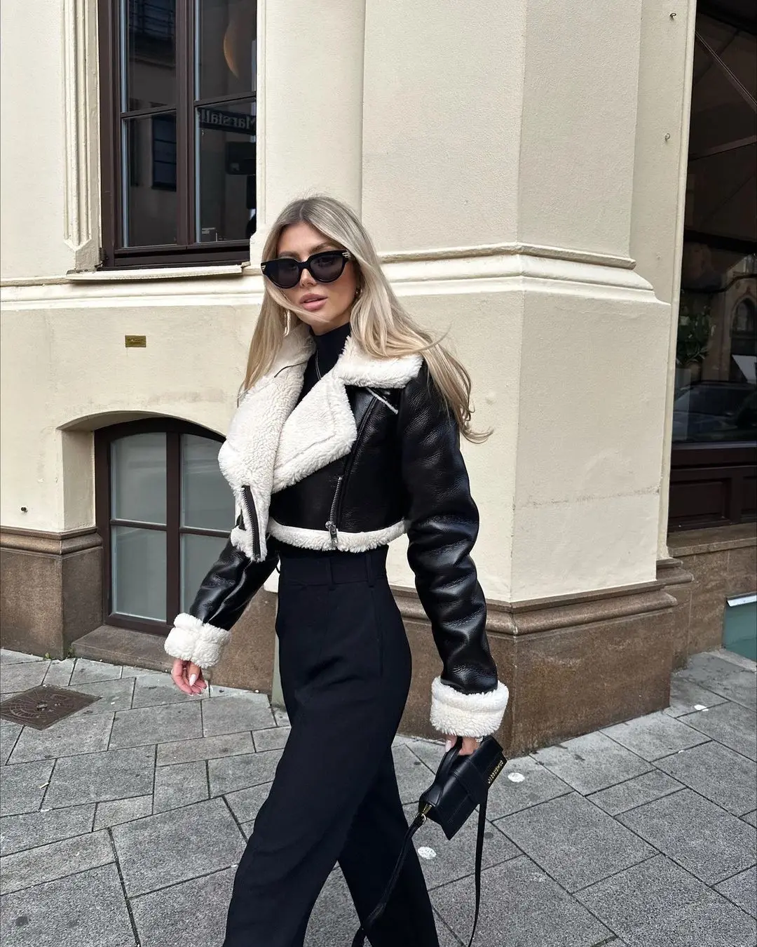 Fashion Double Sided Short Jacket Women Lapel Lambswool Coat Autumn Winter Vintage Female Fleece Warm Thick Chic Tops
Fashion Double Sided Short Jacket Women Lapel Lambswool Coat Autumn Winter Vintage Female Fleece Warm Thick Chic Tops