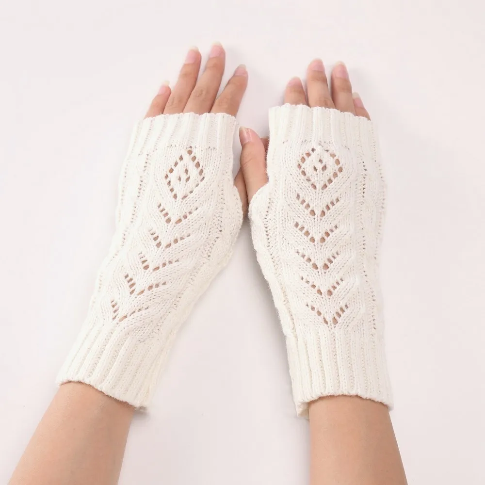 Women Fingerless Gloves Autumn And Winter Mittens Acrylic Knitted Pattern 20*7cm Warm Solid Color Hollow Out Fashion Girl
Women Fingerless Gloves Autumn And Winter Mittens Acrylic Knitted Pattern 20*7cm Warm Solid Color Hollow Out Fashion Girl