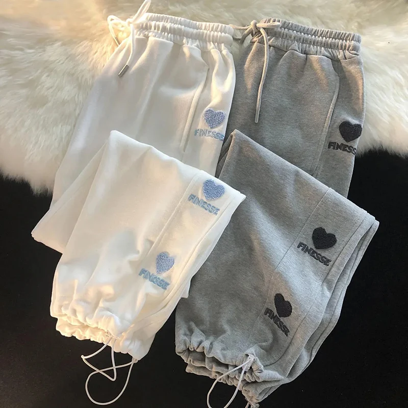 Harajuku Women's Spring Autumn Thin Embroidery Sweatpants New Fashion Streetwear High Waist Wide Leg Pants Casual Loose Trousers
Harajuku Women's Spring Autumn Thin Embroidery Sweatpants New Fashion Streetwear High Waist Wide Leg Pants Casual Loose Trousers