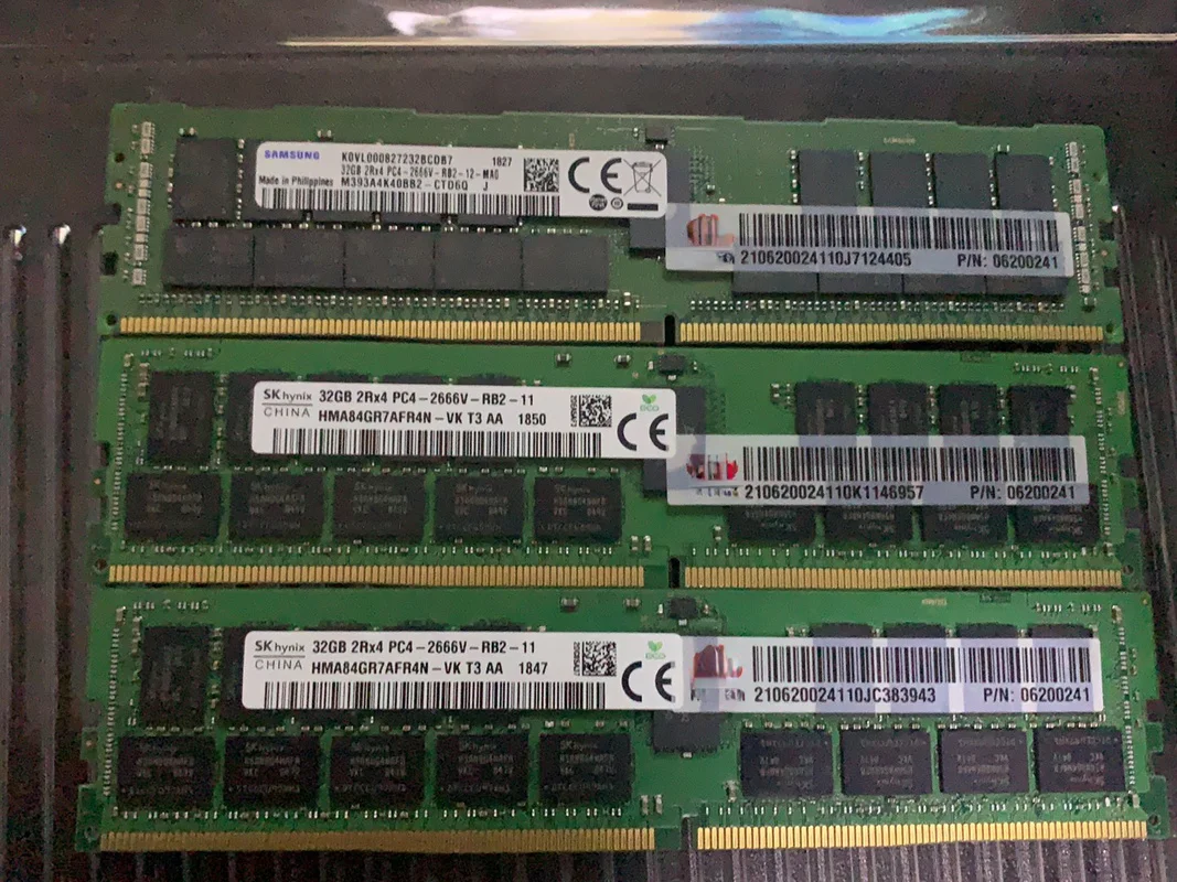 Серверный модуль памяти RAM 06200241 N26DDR402 32G 2R × 4 PC4-2666V DDR4, 1 шт.
Серверный модуль памяти RAM 06200241 N26DDR402 32G 2R × 4 PC4-2666V DDR4, 1 шт.