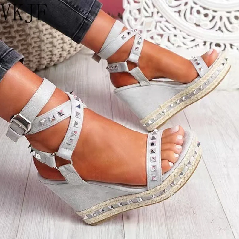 2022 New Ladies Platform Gladiator Sandals Fashion Rivet Wedges High Heels Summer women's Sandals Party Shoes Woman
2022 New Ladies Platform Gladiator Sandals Fashion Rivet Wedges High Heels Summer women's Sandals Party Shoes Woman