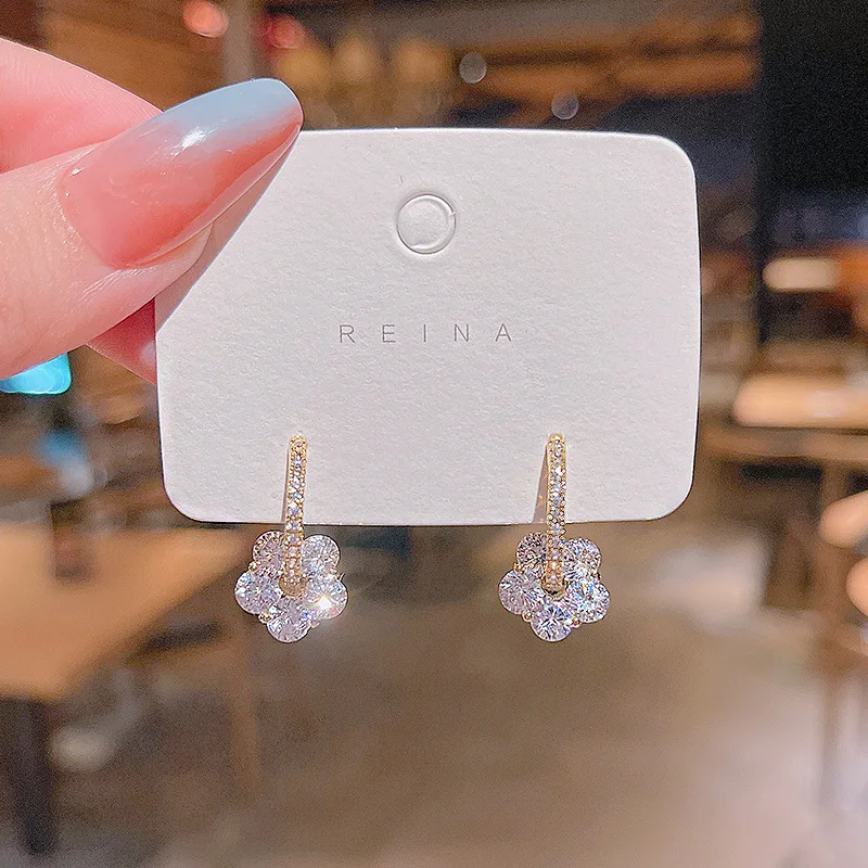 Wholesale Sterling Silvers Post Zircon Flower Earrings Female Women Stud Dropshipping Jewelry Gift
Wholesale Sterling Silvers Post Zircon Flower Earrings Female Women Stud Dropshipping Jewelry Gift