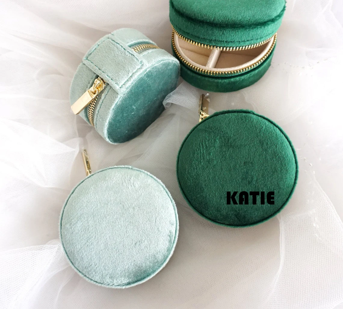 100% Italian Velvet Customizable Mini Rounded Travel Jewelry Case Christmas Holiday Gift Zipper Bag Personalized Box Bridesmaid
100% Italian Velvet Customizable Mini Rounded Travel Jewelry Case Christmas Holiday Gift Zipper Bag Personalized Box Bridesmaid